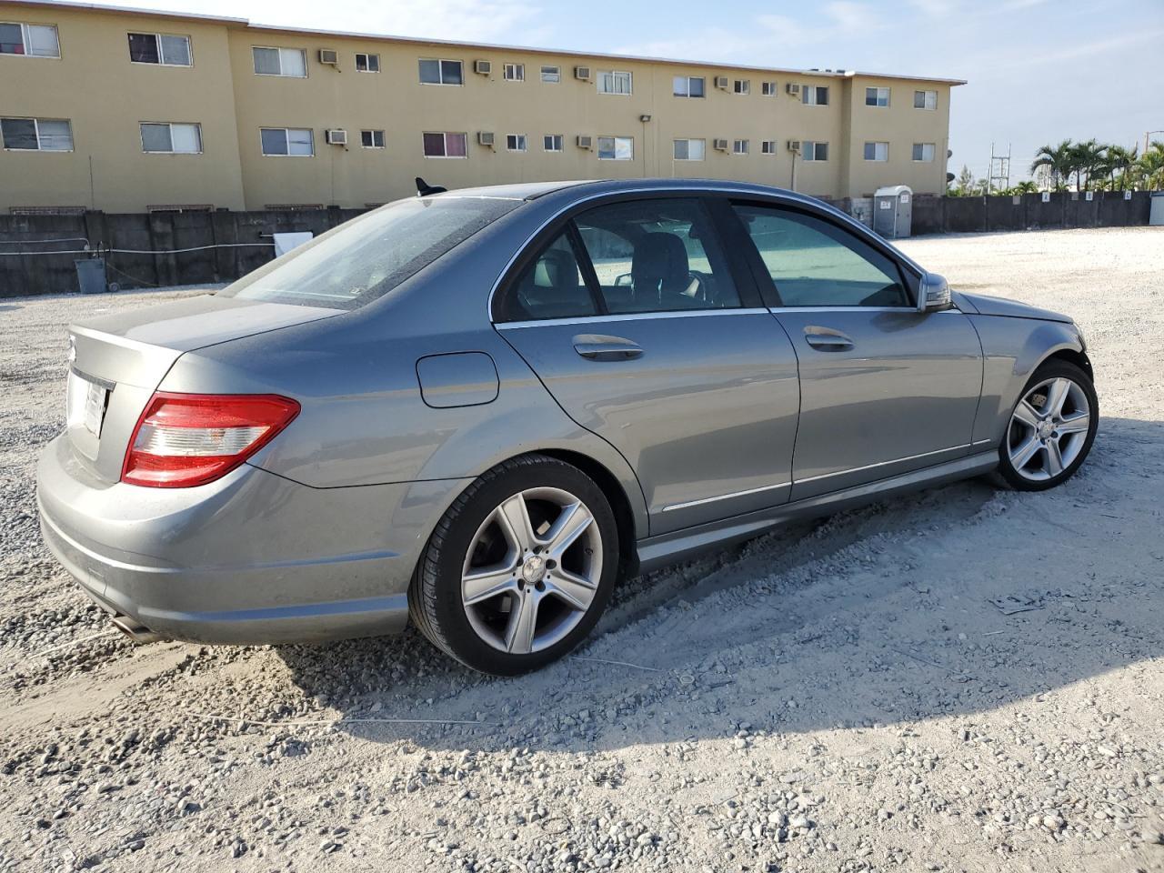 2011 MERCEDES-BENZ C-CLASS C3 - Image 3