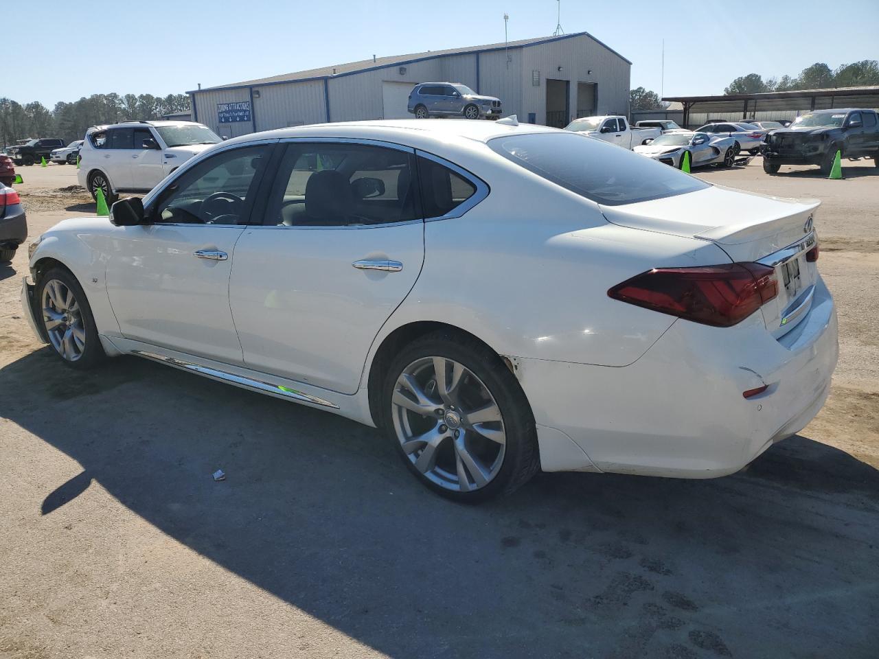 2015 INFINITI Q70L 3.7 - Image 2
