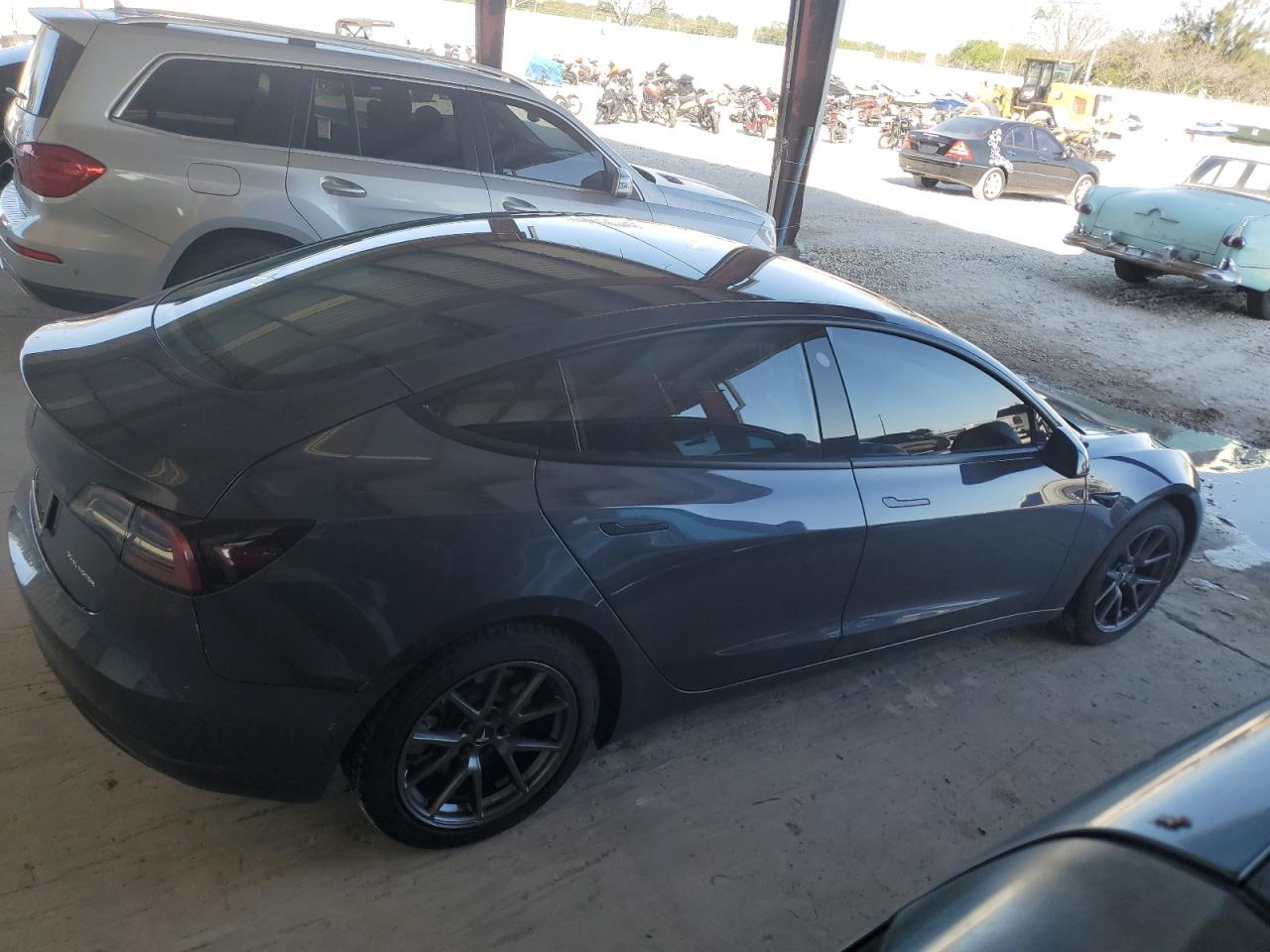 2022 TESLA MODEL 3 - Image 3