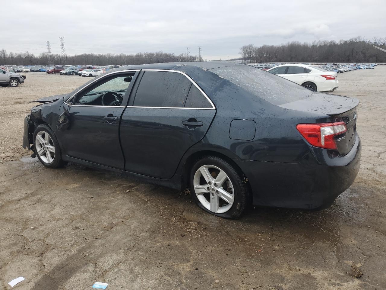 2014 TOYOTA CAMRY L - Image 2