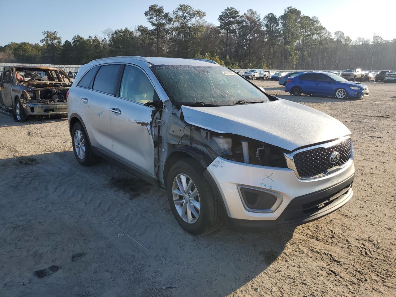 2016 KIA SORENTO LX - Image 4