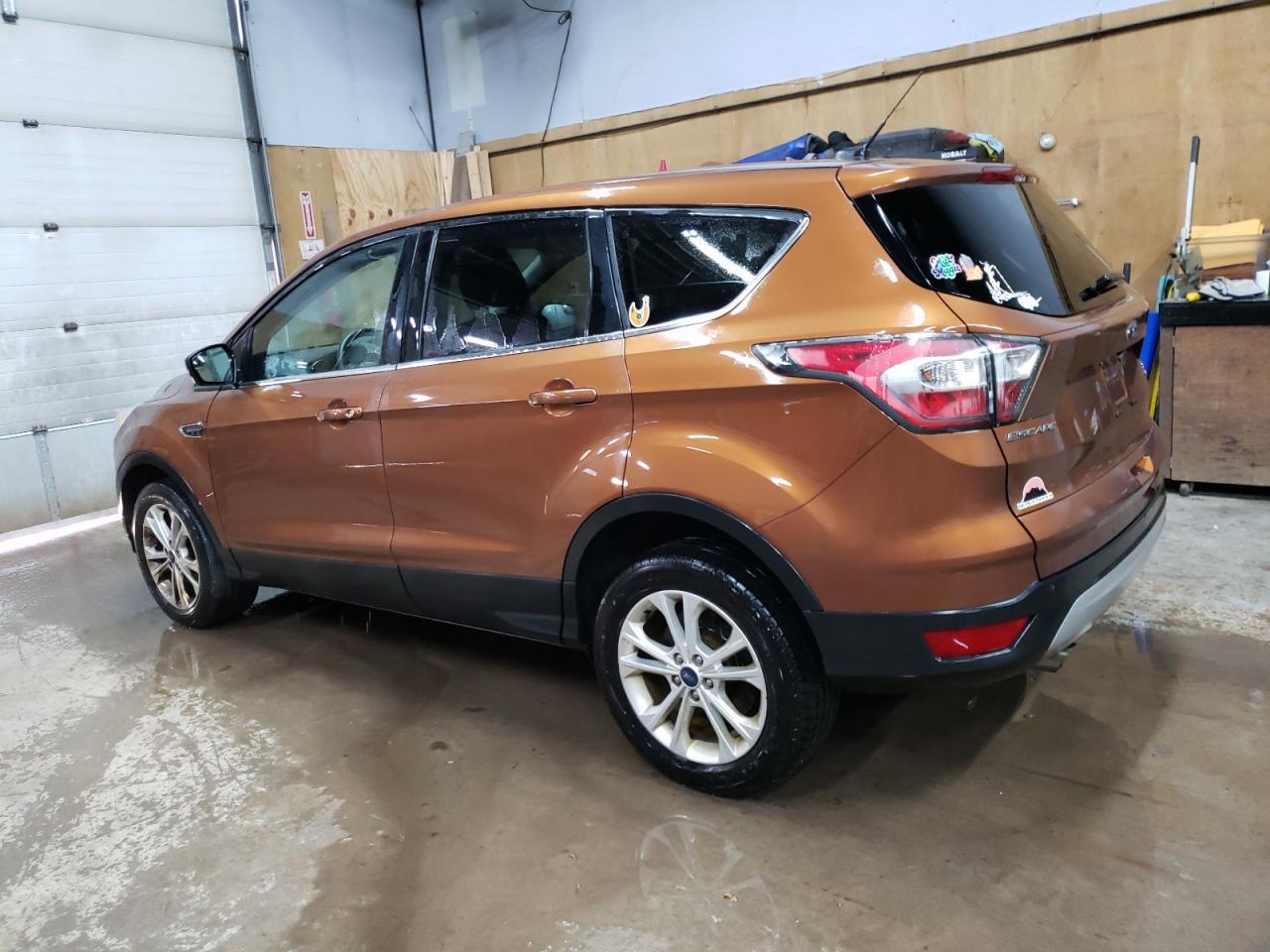 2017 FORD ESCAPE SE - Фото 2