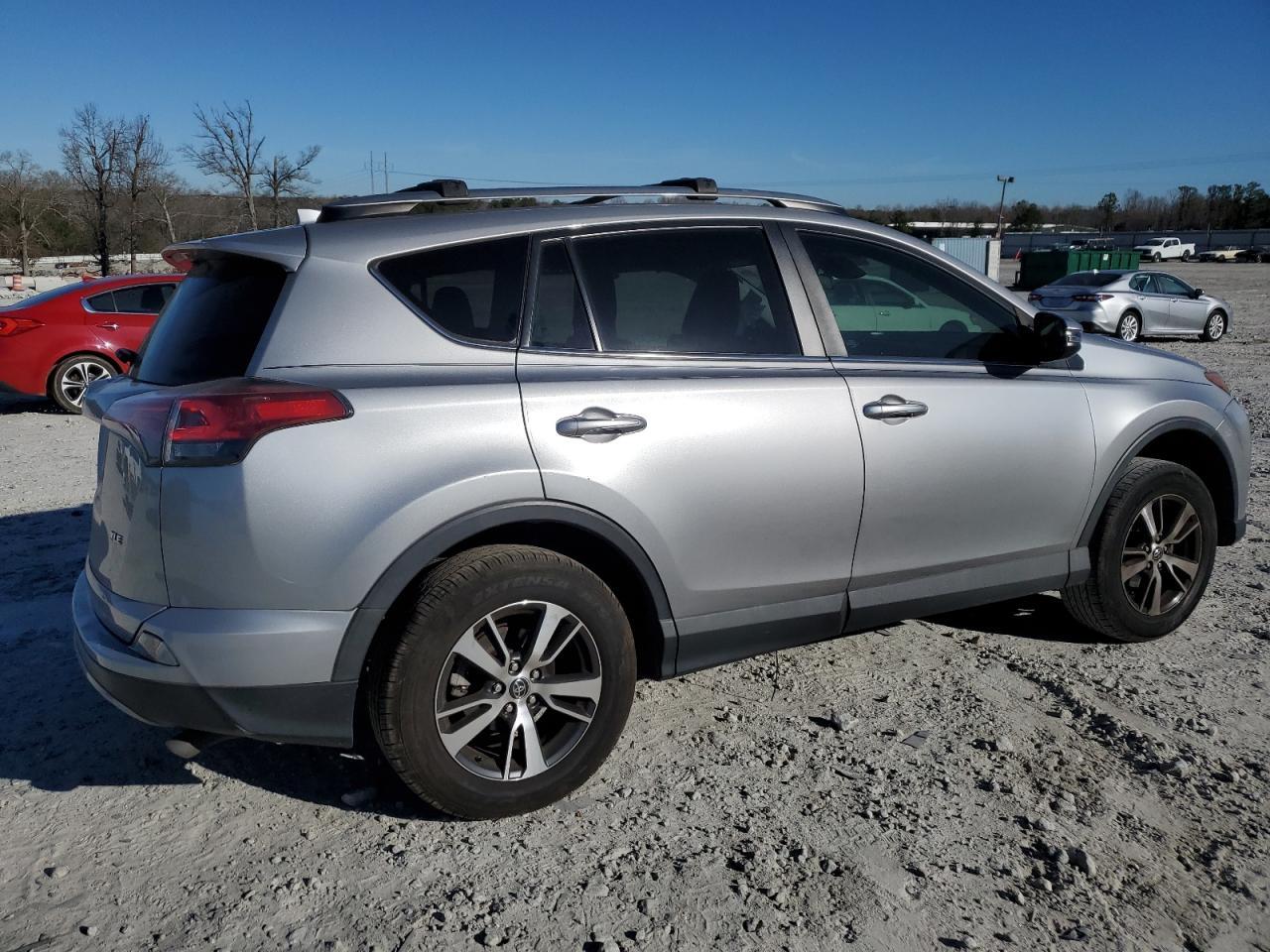 2017 TOYOTA RAV4 XLE - Фото 3