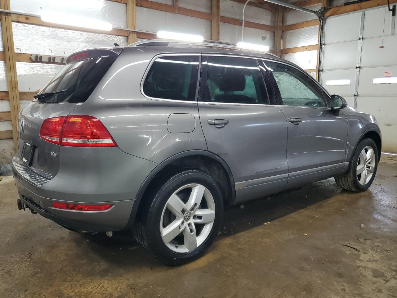 2012 VOLKSWAGEN TOUAREG V6 - Image 3