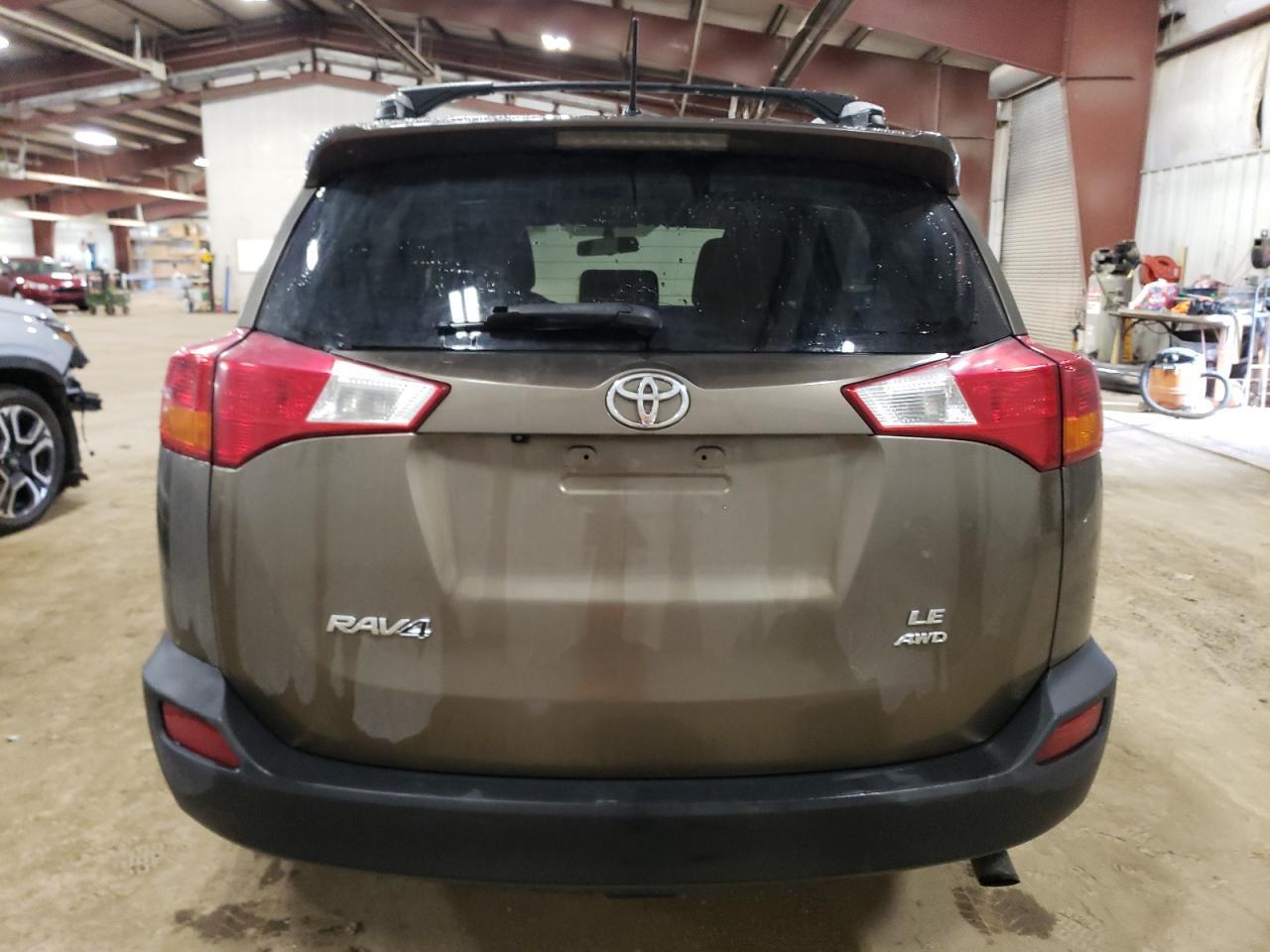 2015 TOYOTA RAV4 LE - Фото 6