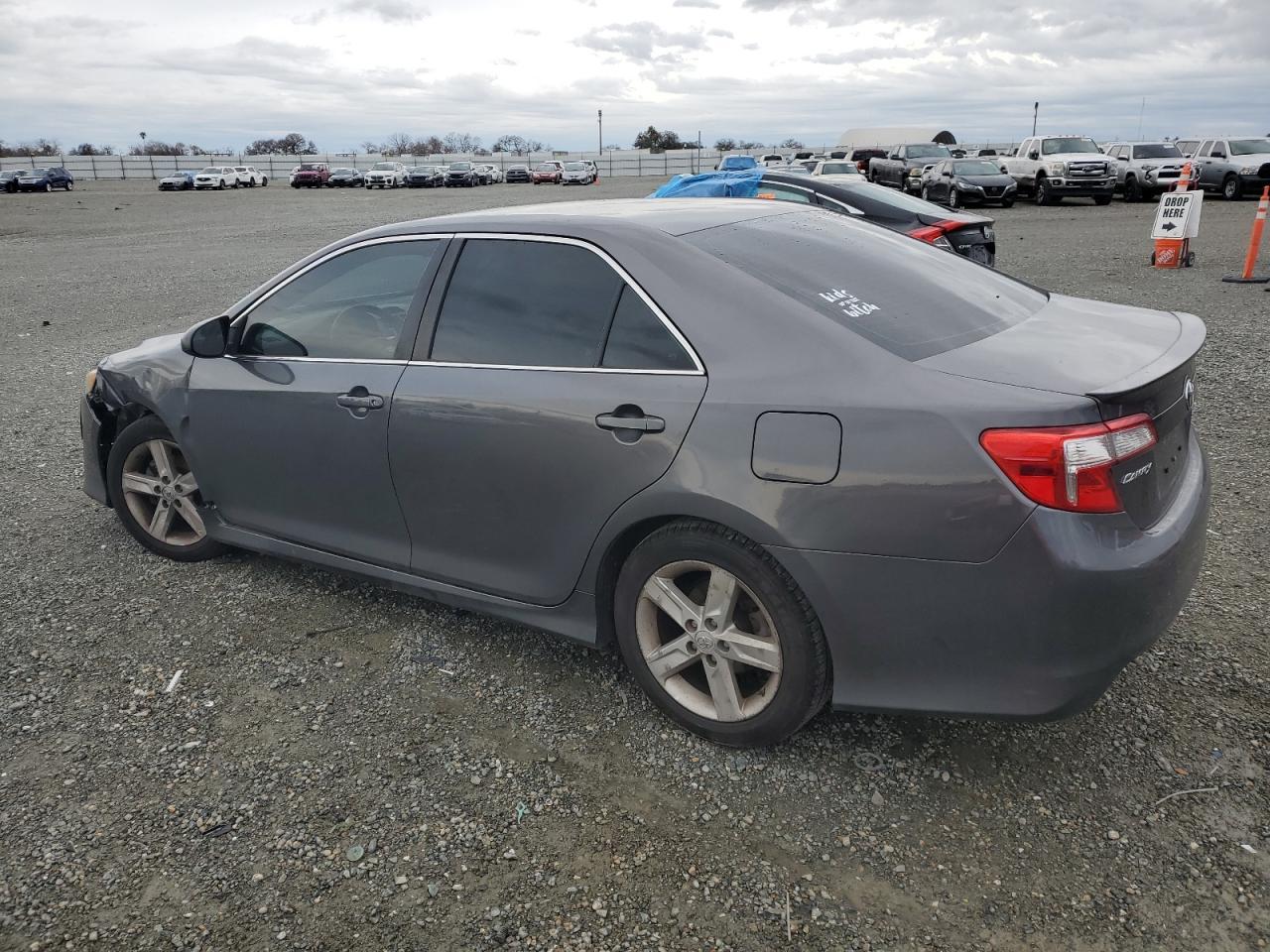 2014 TOYOTA CAMRY L - Image 2