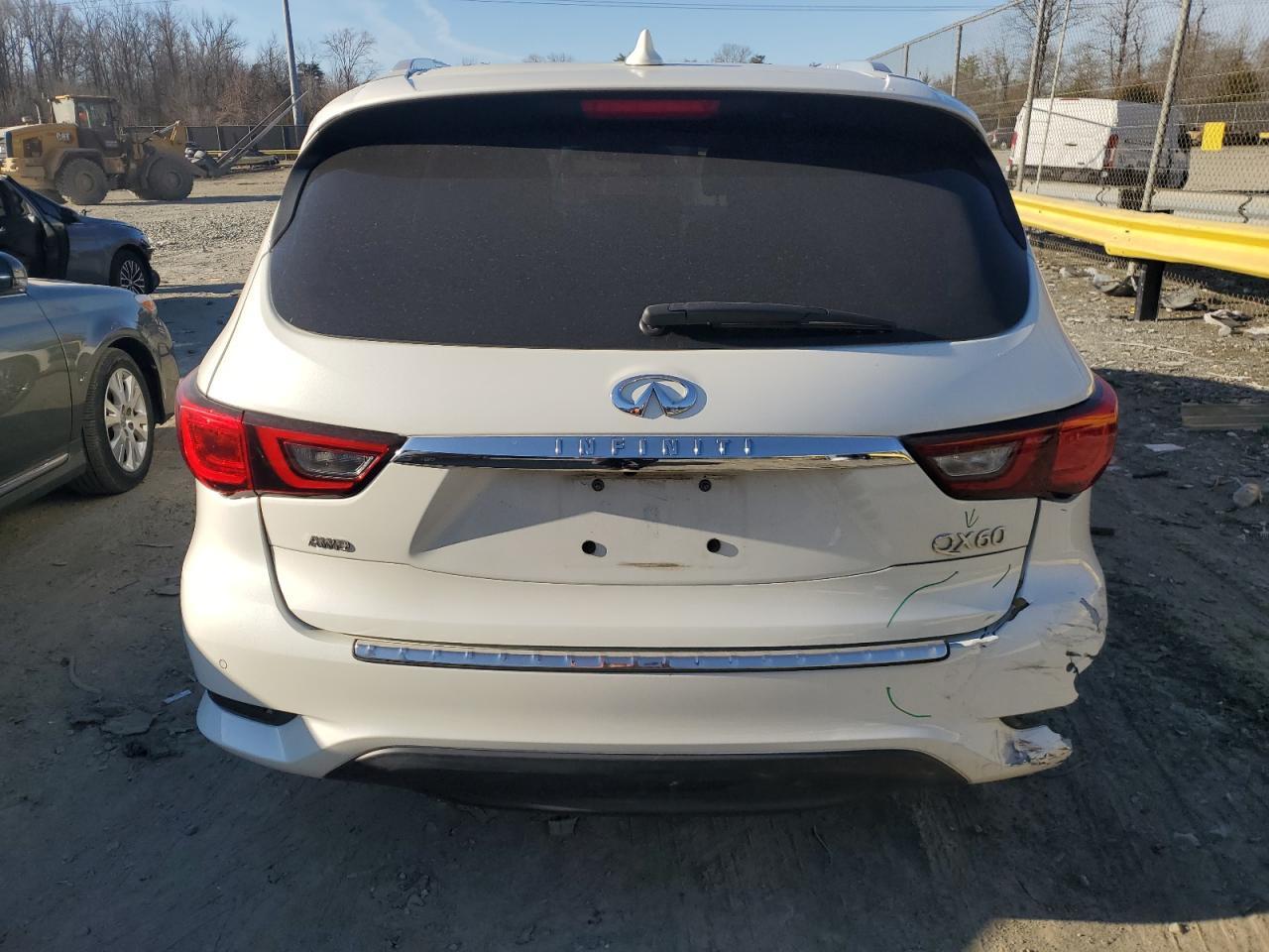 2019 INFINITI QX60 LUXE - Image 6