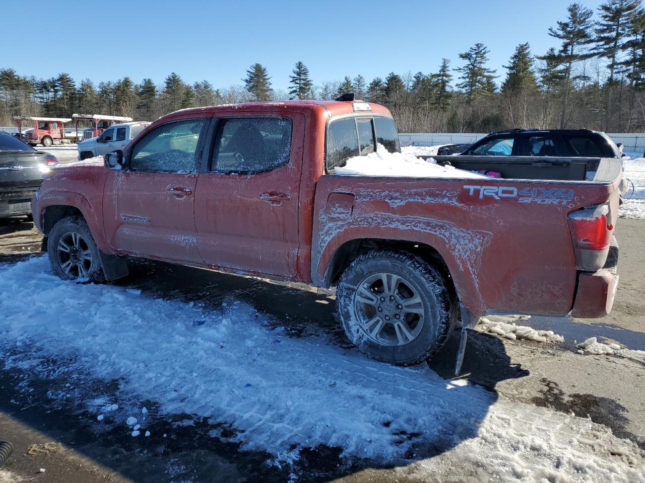 2016 TOYOTA TACOMA DOU - Фото 2