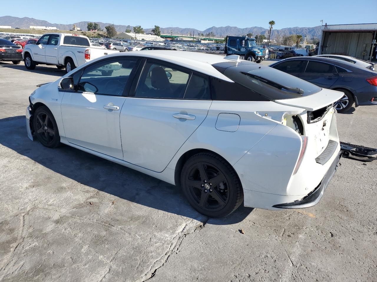 2016 TOYOTA PRIUS - Фото 2
