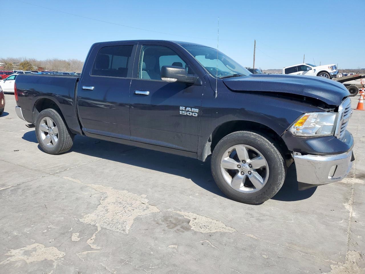 2015 RAM 1500 SLT - Image 4