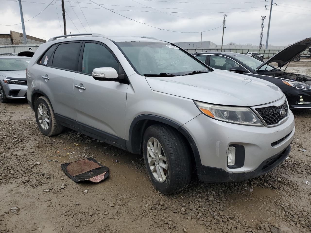 2014 KIA SORENTO LX - Image 4