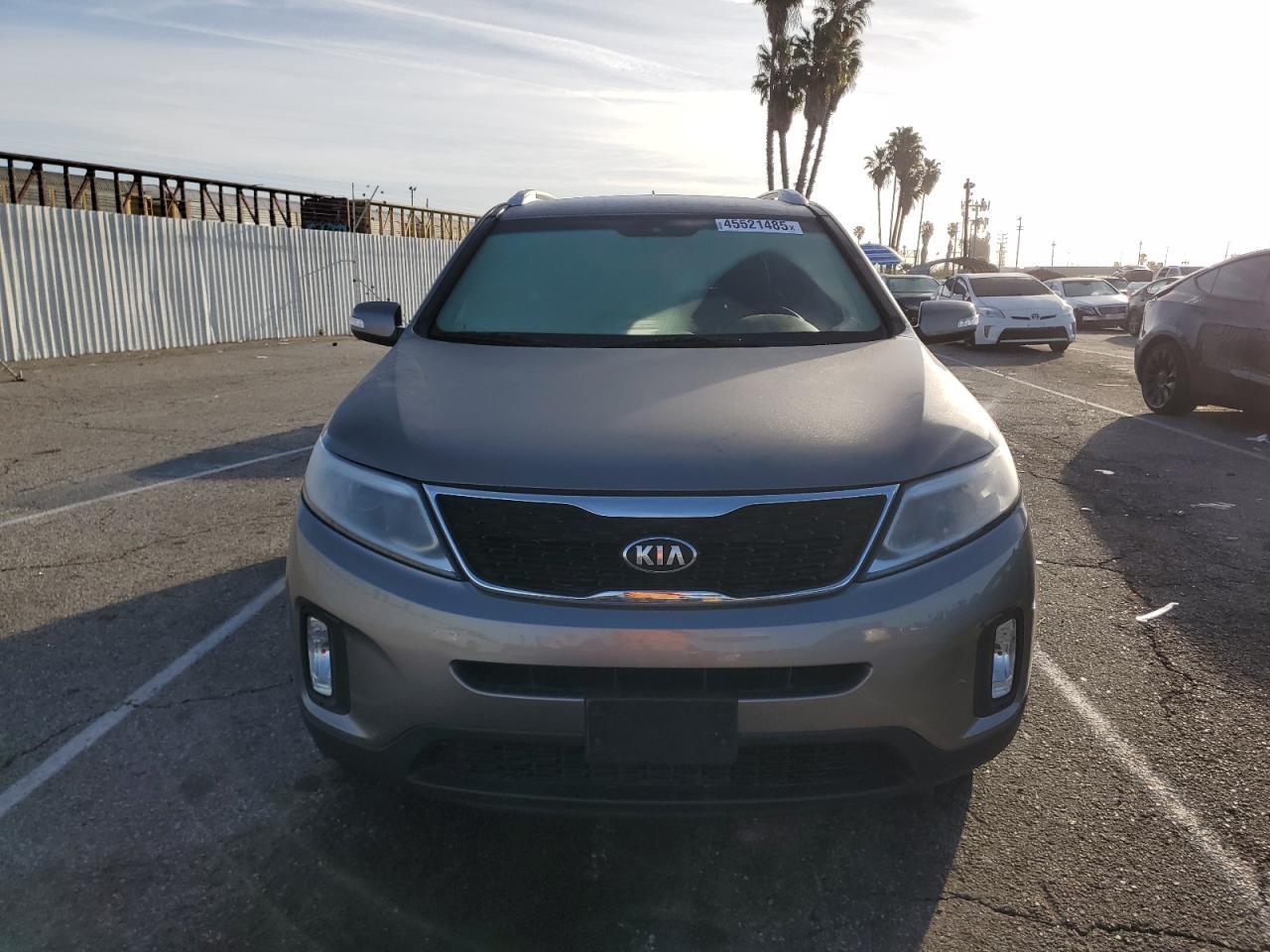 2014 KIA SORENTO LX - Image 5