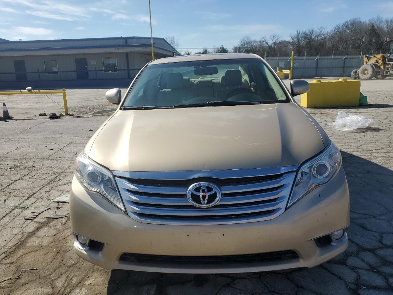 2011 TOYOTA AVALON BAS - Фото 5