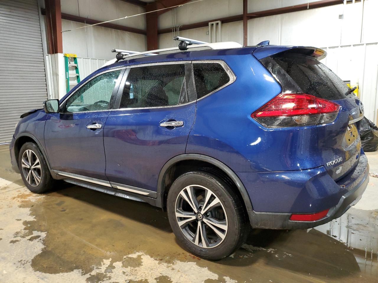 2017 NISSAN ROGUE SV - Фото 2