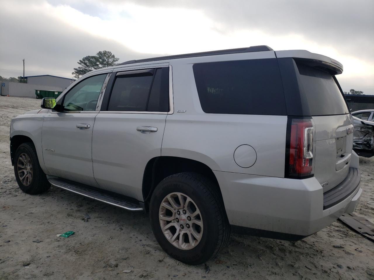 2016 GMC YUKON SLT - Фото 2