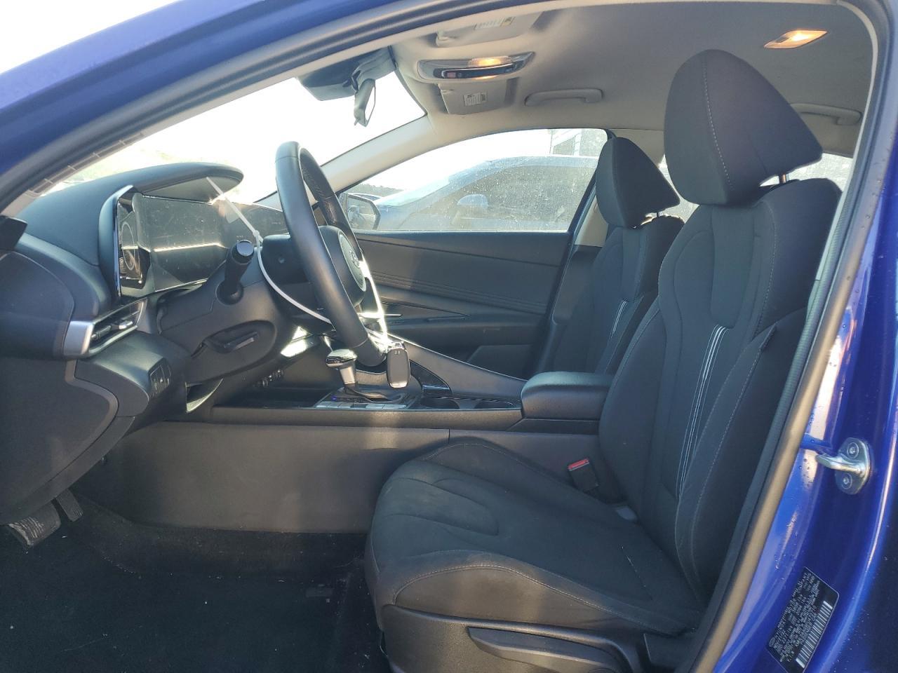 2023 HYUNDAI ELANTRA SE - Image 7