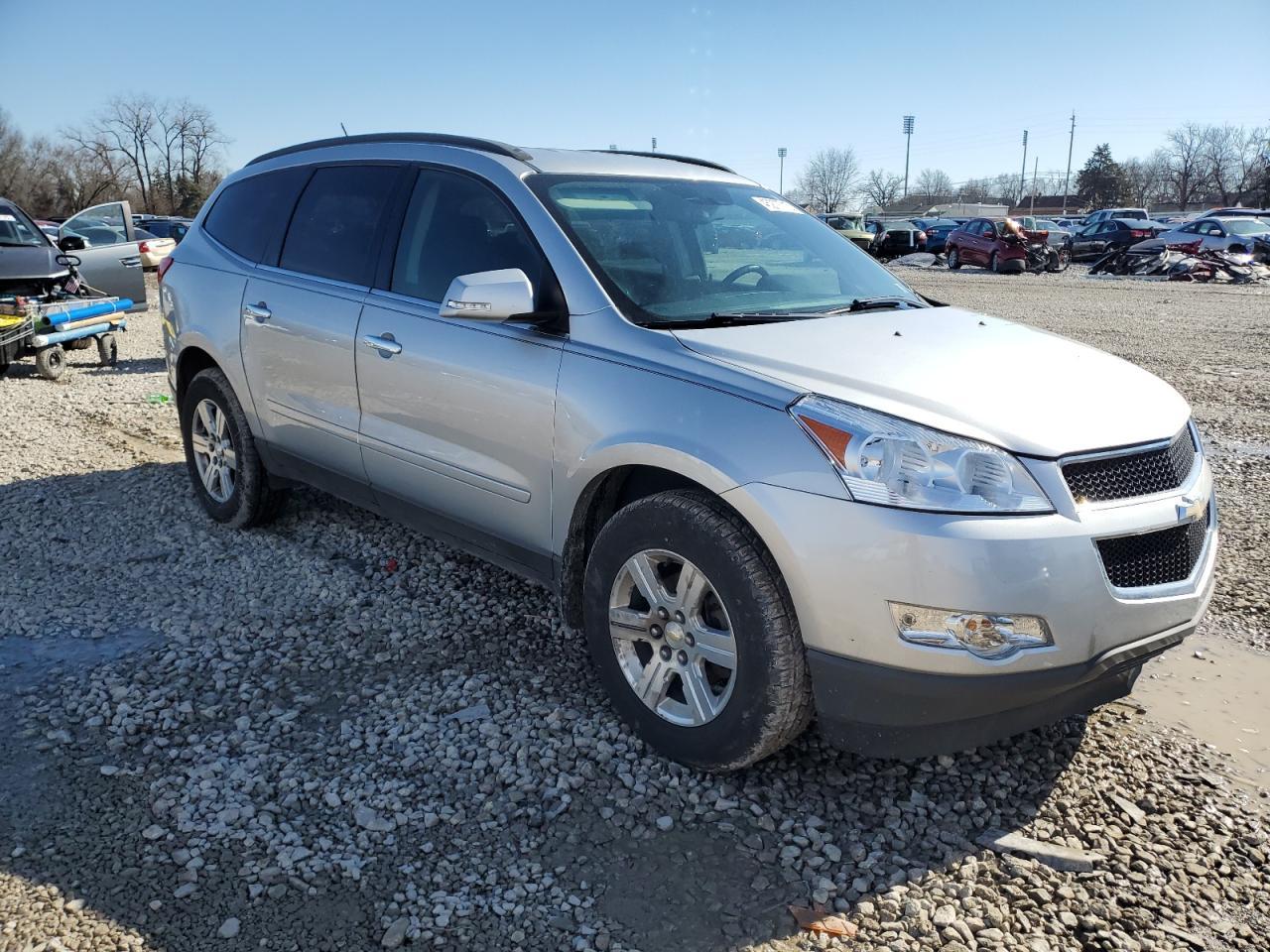 2012 CHEVROLET TRAVERSE L - Image 4