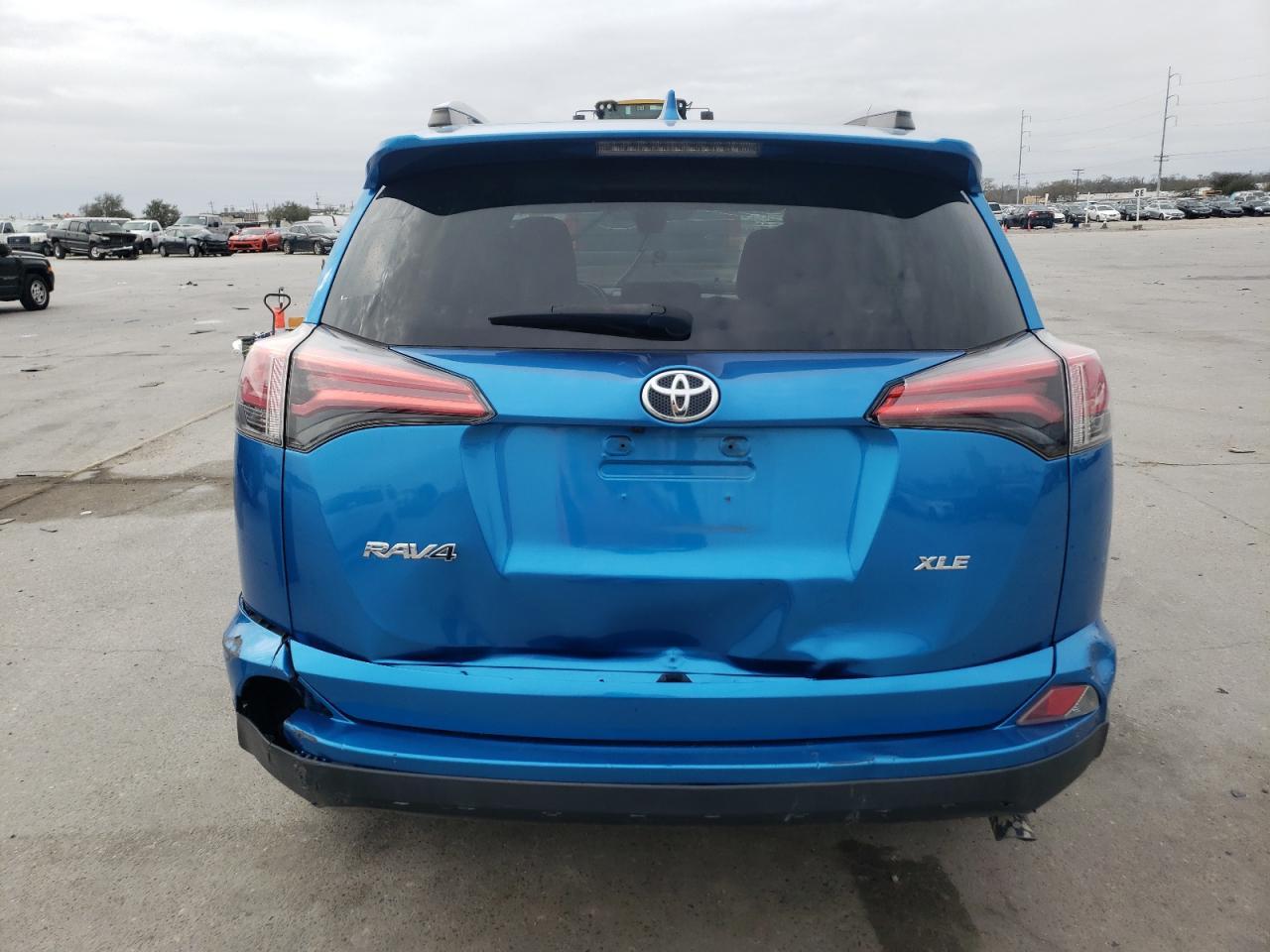 2017 TOYOTA RAV4 XLE - Фото 6