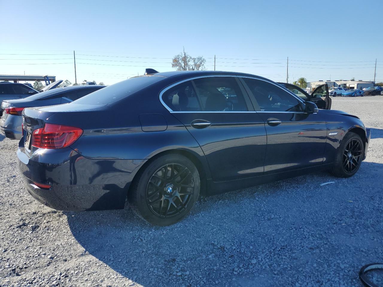 2016 BMW 528 I - Фото 3
