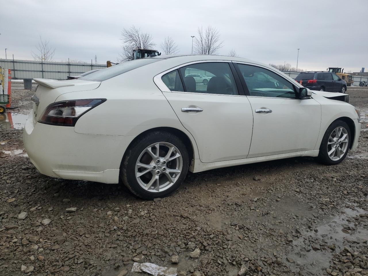2013 NISSAN MAXIMA S - Фото 3