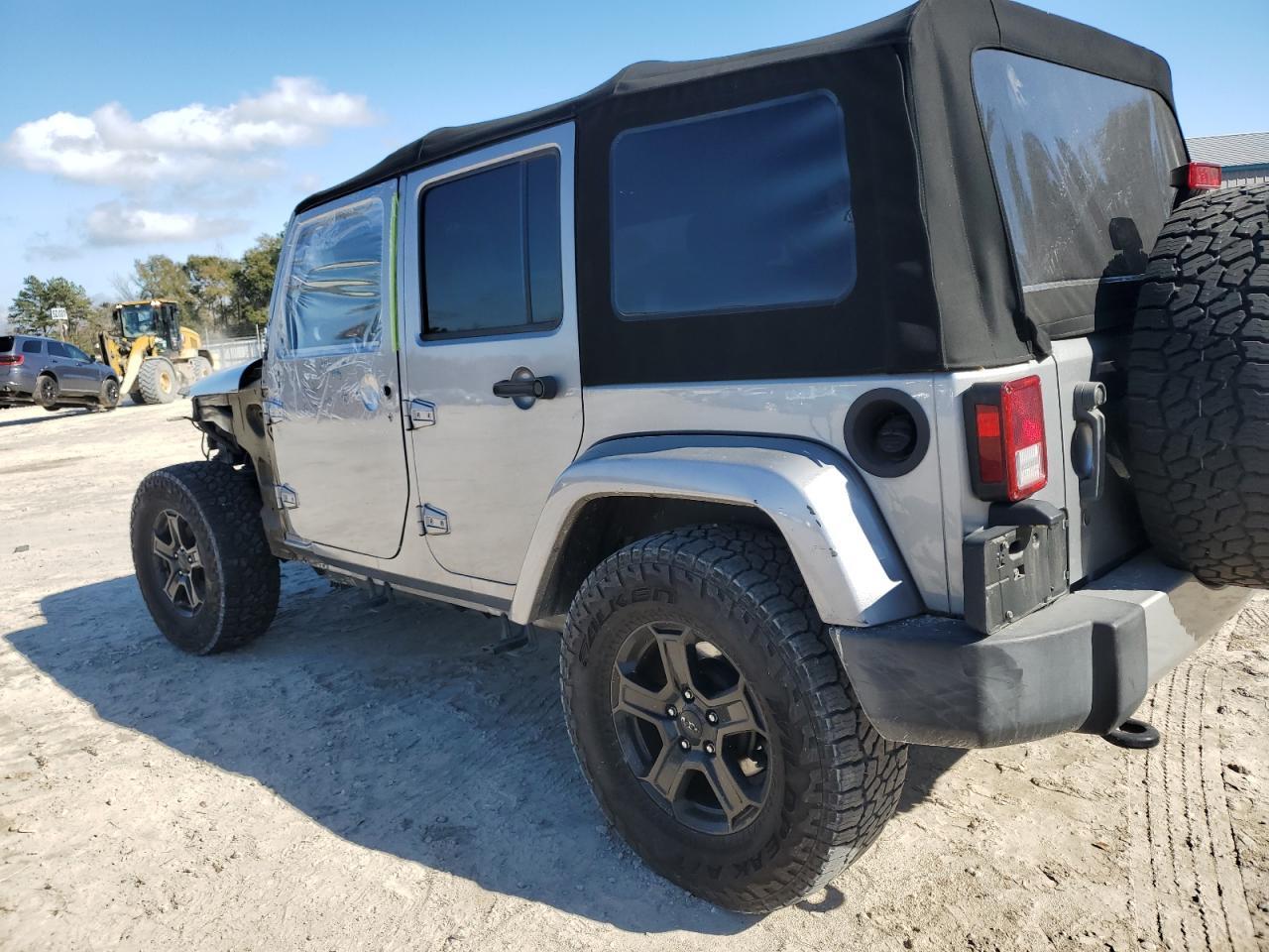 2015 JEEP WRANGLER U - Фото 2