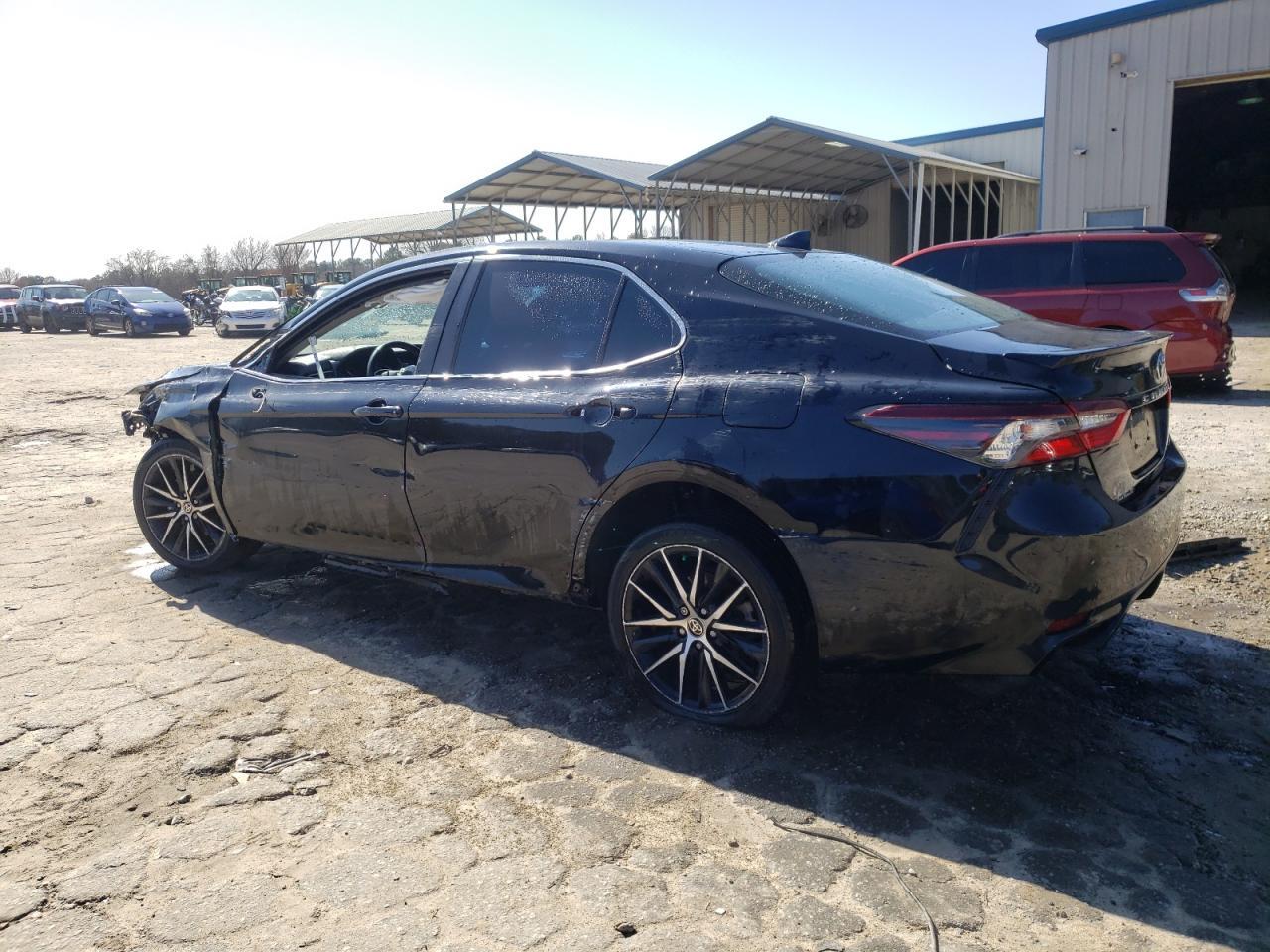 2021 TOYOTA CAMRY SE - Фото 2