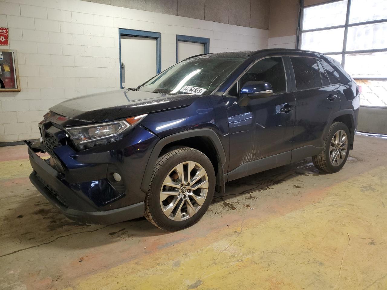 2020 TOYOTA RAV4 XLE P