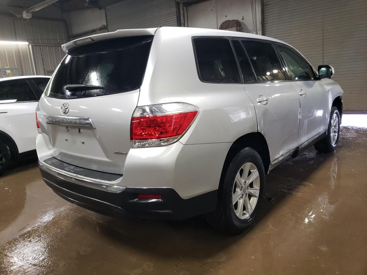 2012 TOYOTA HIGHLANDER - Image 3