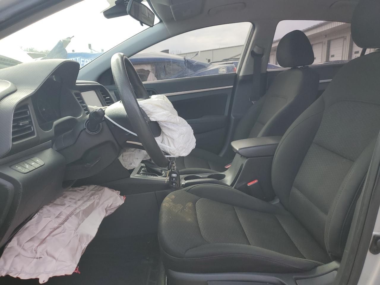 2019 HYUNDAI ELANTRA SE - Фото 7