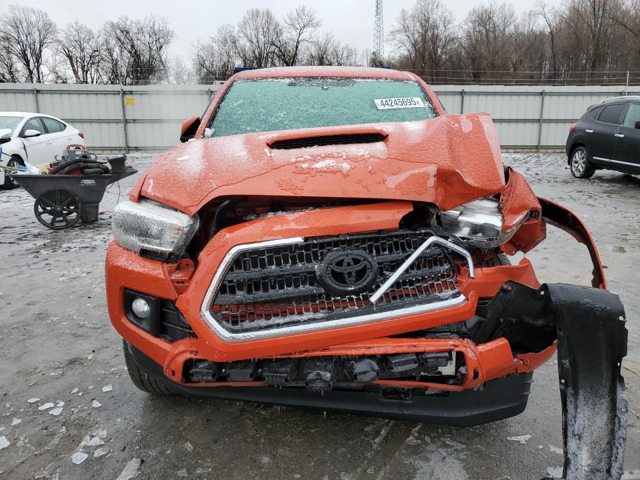 2017 TOYOTA TACOMA DOU - Фото 5