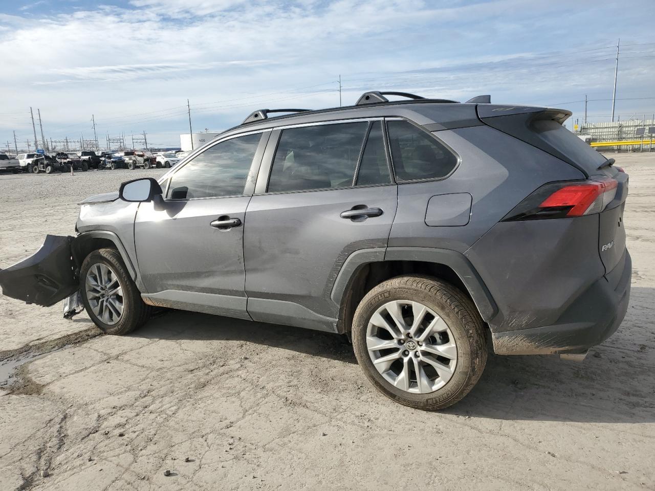 2024 TOYOTA RAV4 XLE P - Фото 2