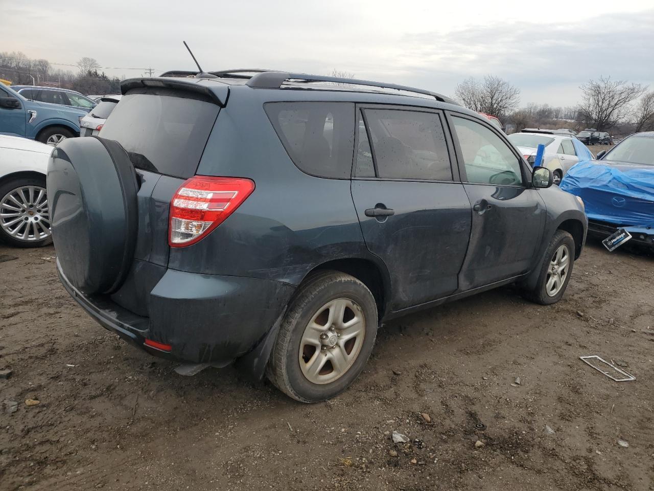 2011 TOYOTA RAV4 - Фото 3