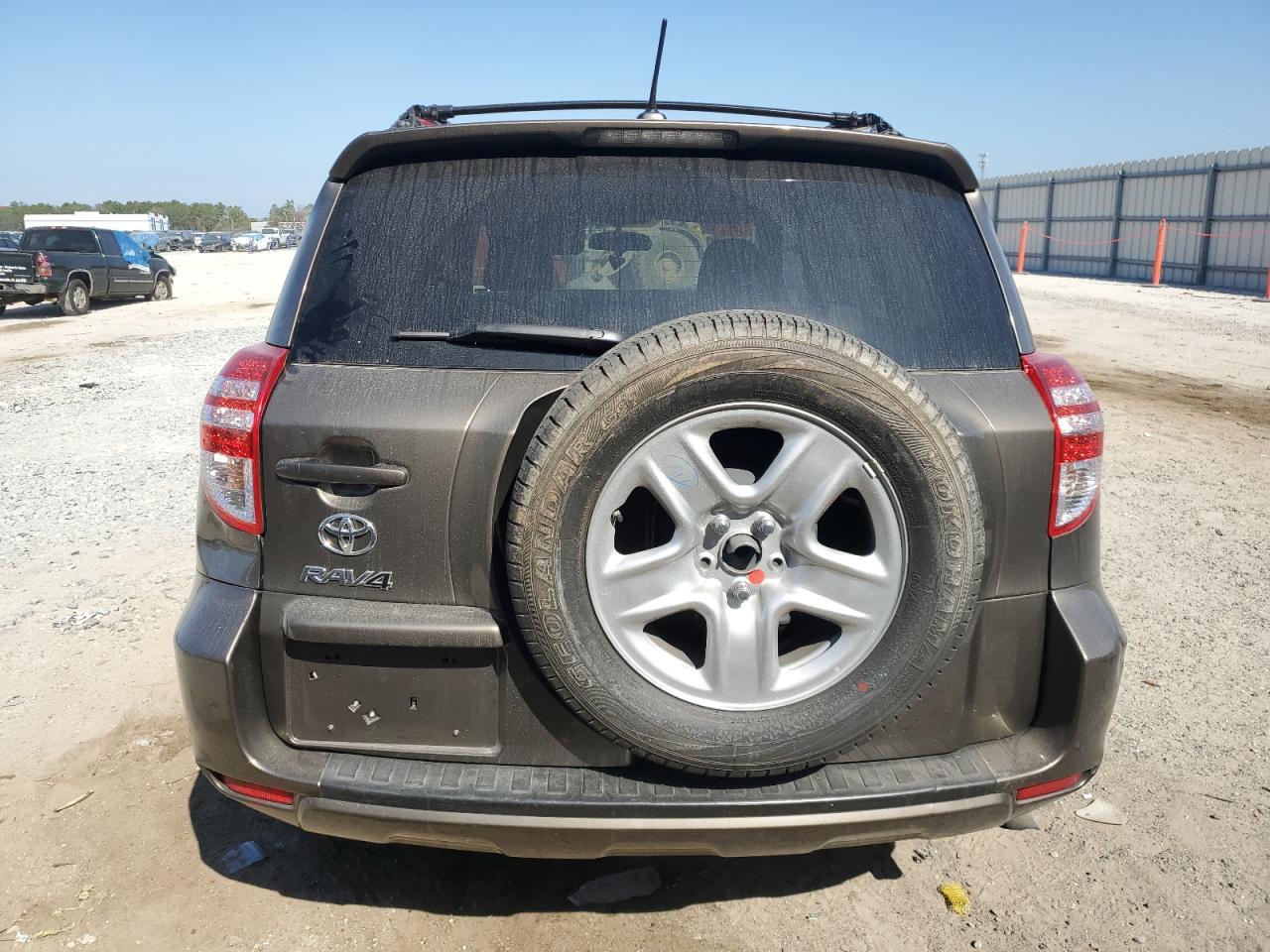 2011 TOYOTA RAV4 - Фото 6