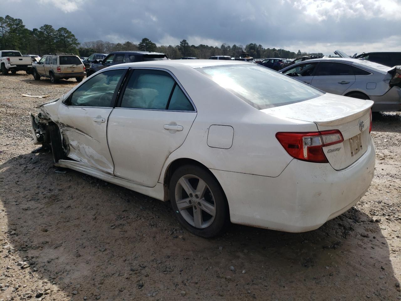 2014 TOYOTA CAMRY L - Image 2