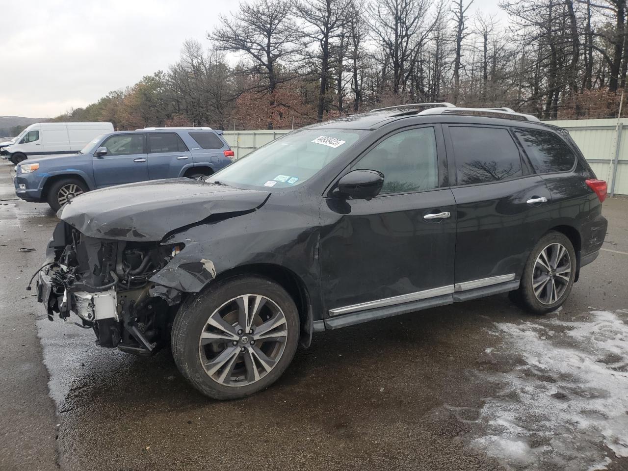 2017 NISSAN PATHFINDER