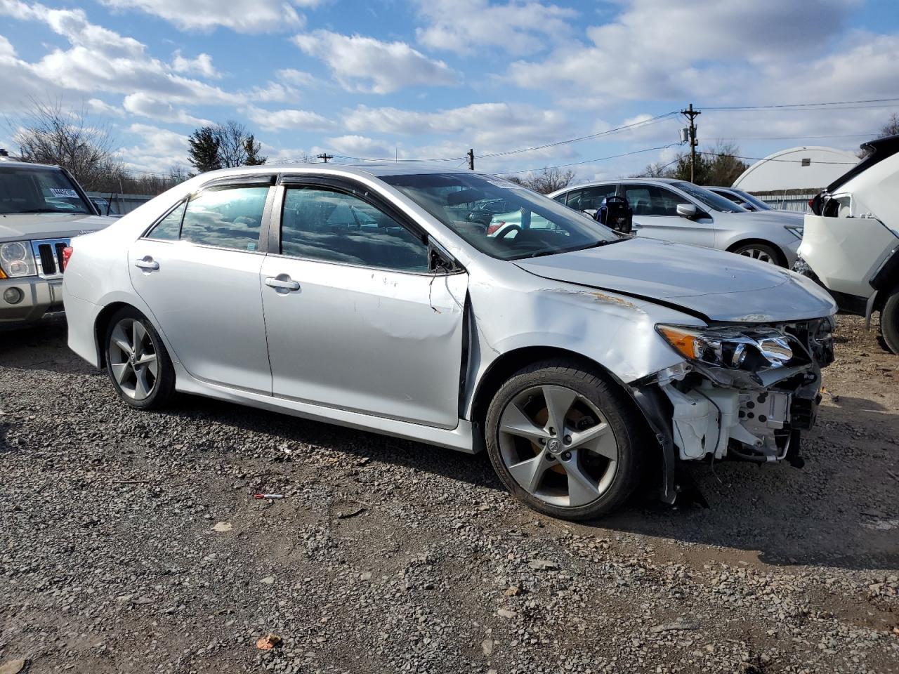 2014 TOYOTA CAMRY L - Image 4