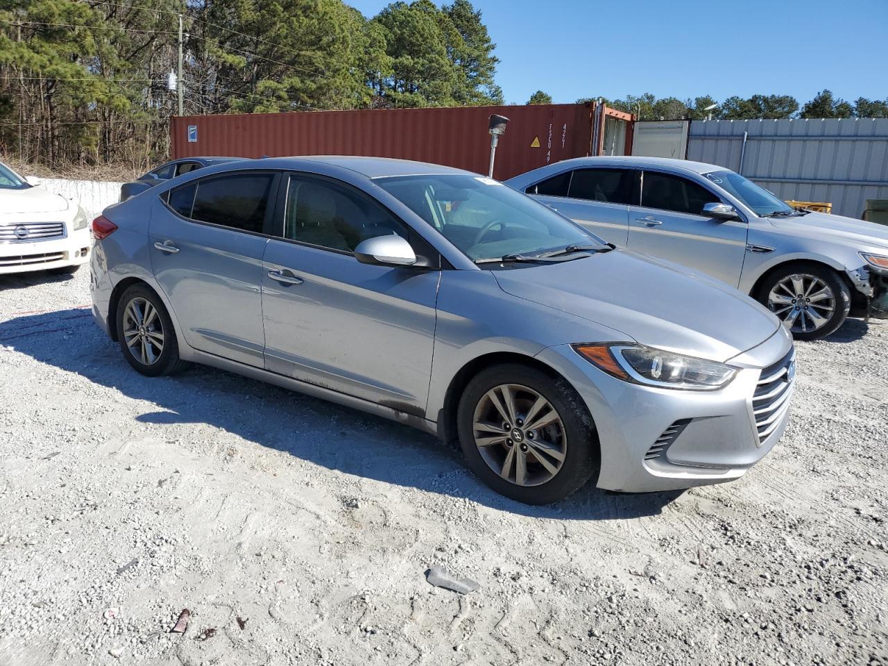 2017 HYUNDAI ELANTRA SE - Image 4