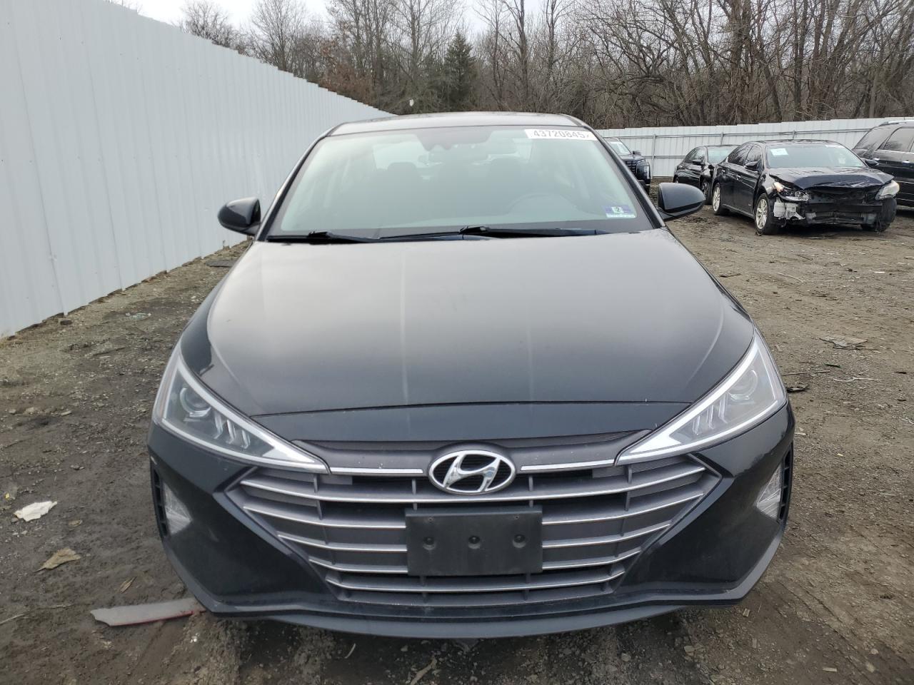2019 HYUNDAI ELANTRA SE - Фото 5