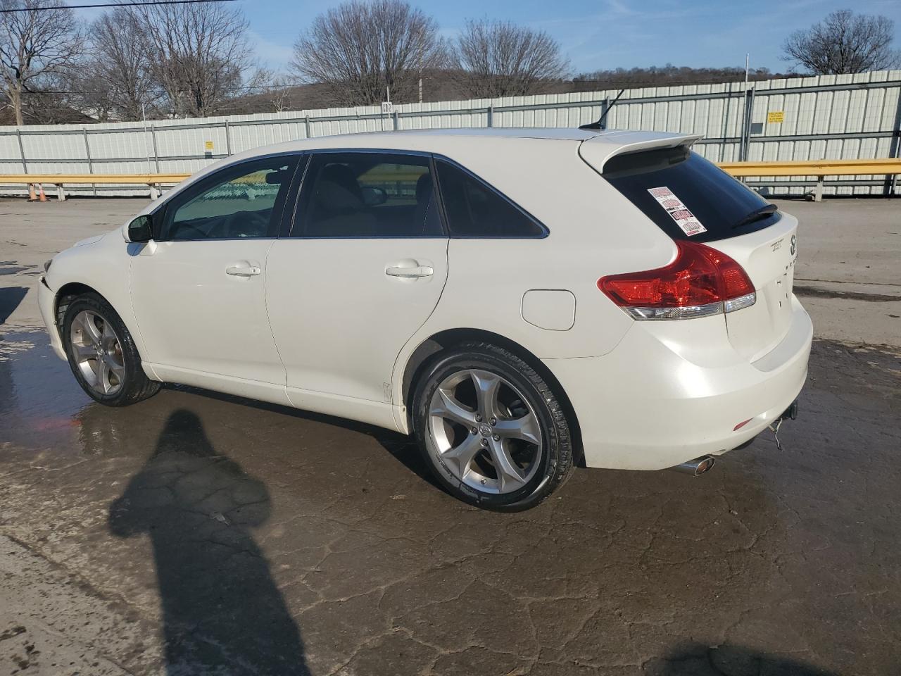 2011 TOYOTA VENZA - Фото 2