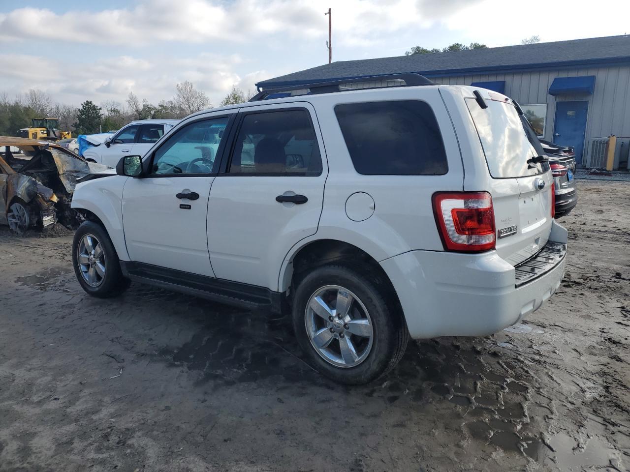 2012 FORD ESCAPE XLT - Фото 2