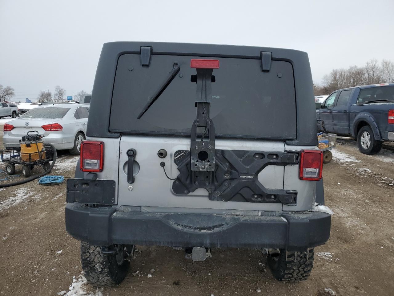 2017 JEEP WRANGLER U - Image 6