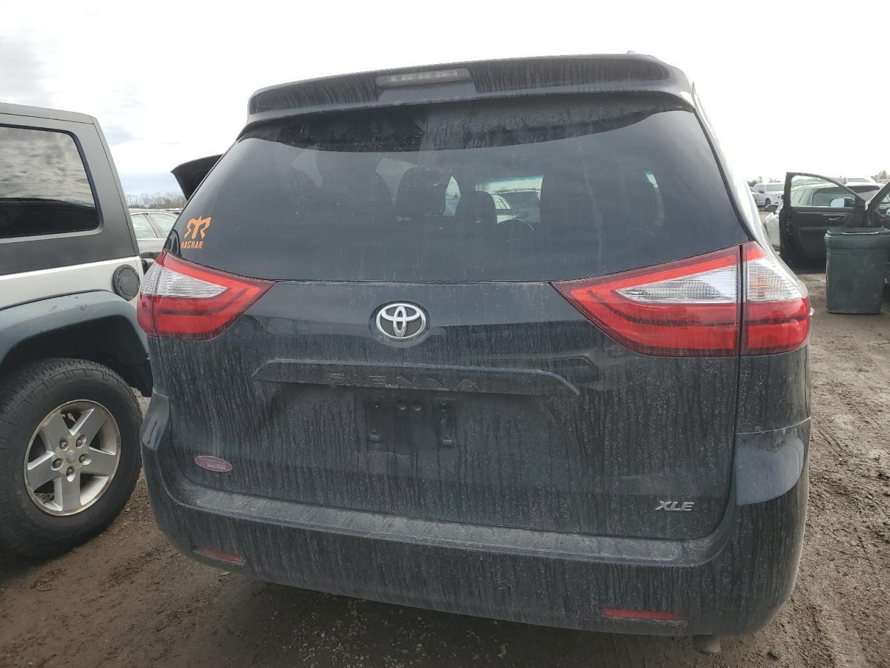 2015 TOYOTA SIENNA XLE - Фото 6