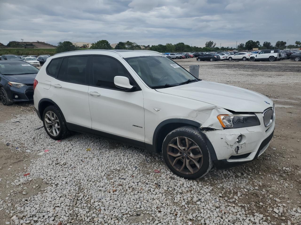 2014 BMW X3 XDRIVE3 - Image 4