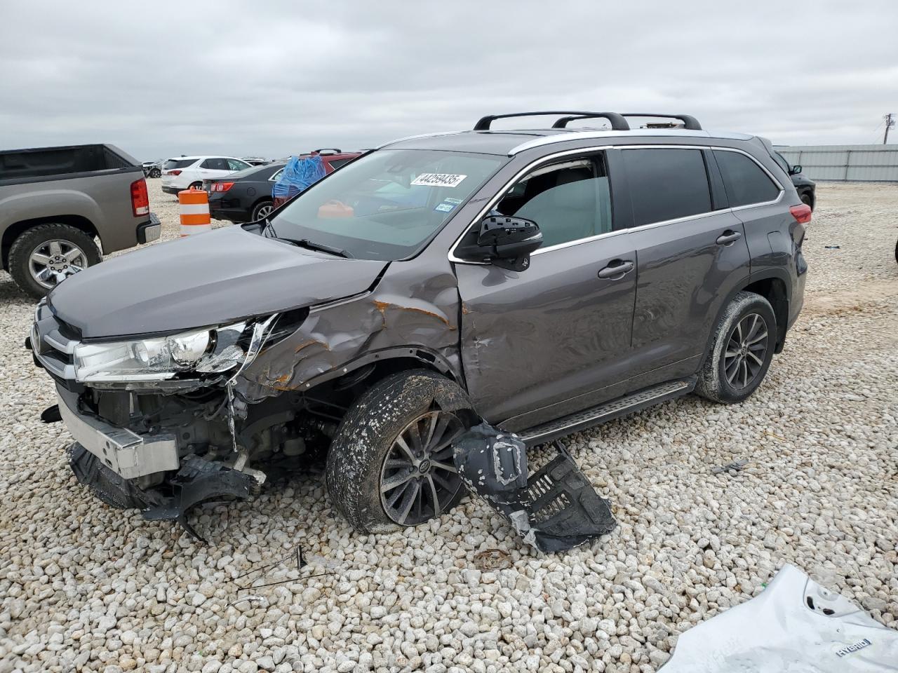 2018 TOYOTA HIGHLANDER