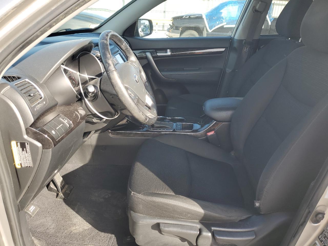 2014 KIA SORENTO LX - Image 7