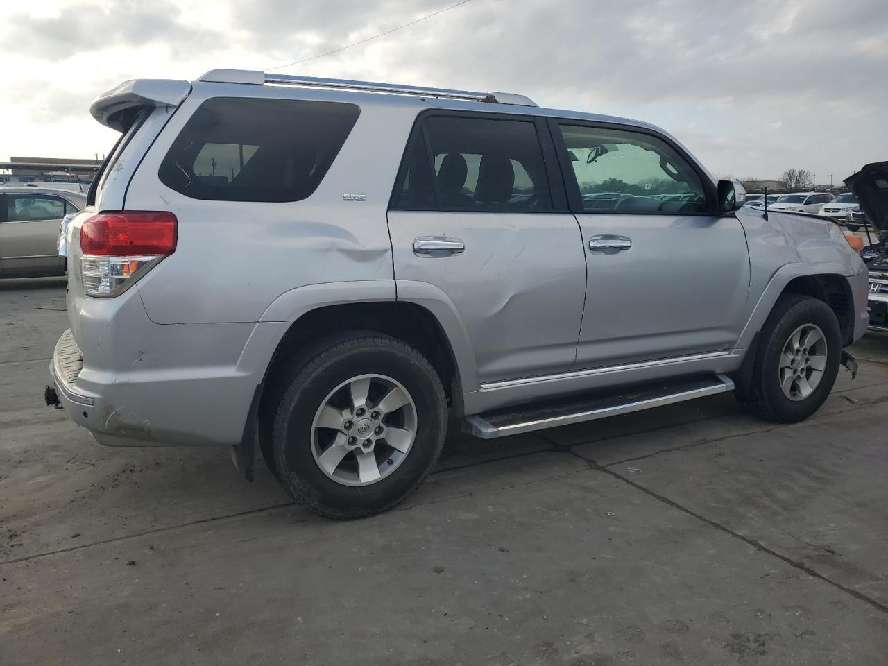 2011 TOYOTA 4RUNNER SR - Image 3