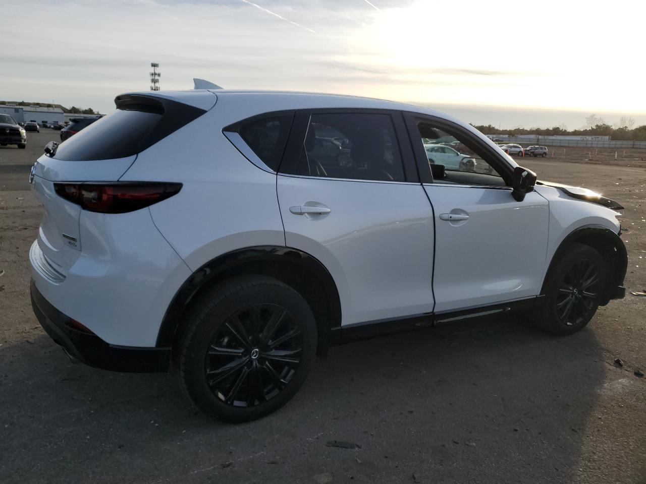 2024 MAZDA CX-5 PREMI - Image 3