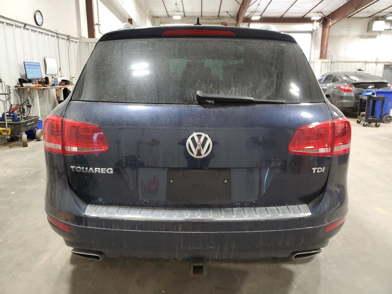 2011 VOLKSWAGEN TOUAREG V6 - Image 6