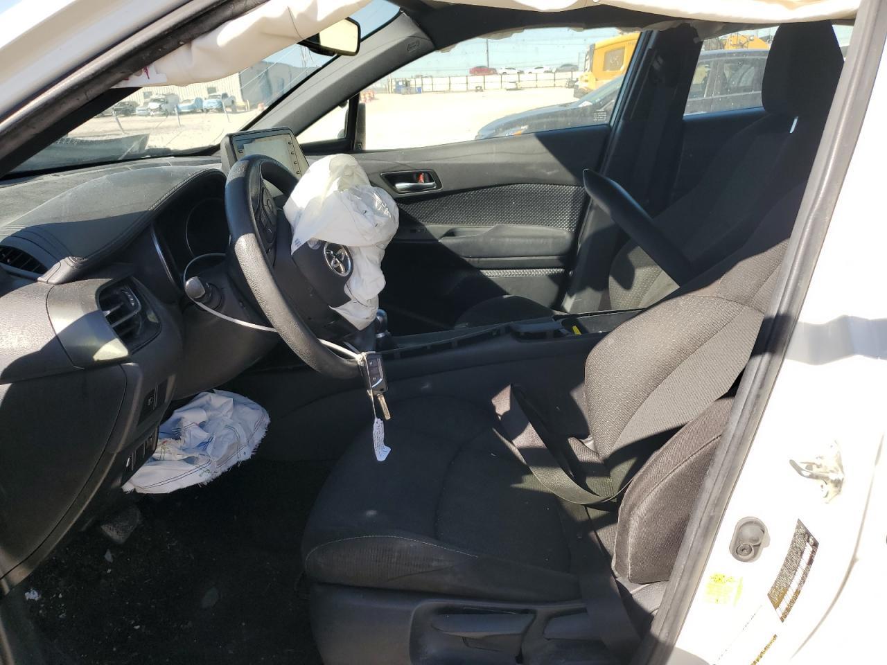 2019 TOYOTA C-HR XLE - Фото 7