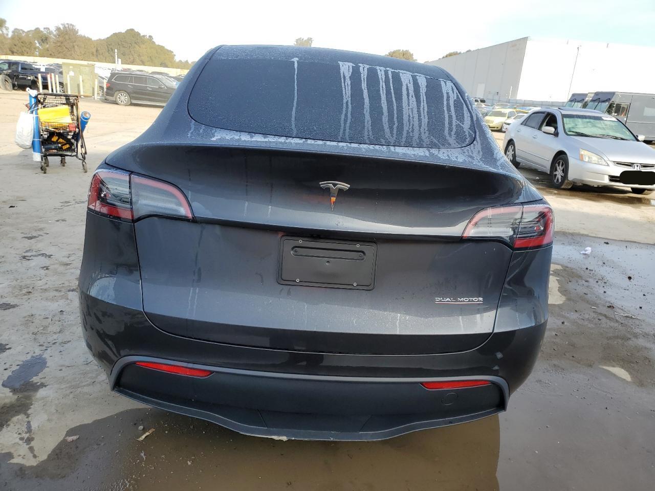 2025 TESLA MODEL Y - Image 6